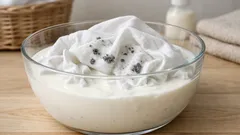 Så får du bort mögelfläckar på kläder och gardiner med filmjölk