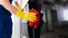 Så här ska du bara torka av tv:n – andra medel kan förstöra skärmen för alltid