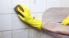 Så får du bort tvålrester i badrummet: recept på ett medel med två ingredienser